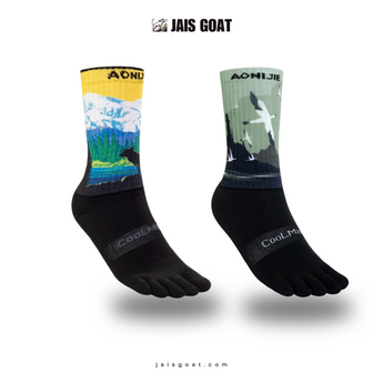 AONIJIE five-toe running socks 2-pair set with snowy mountain and seagull designs, featuring breathable fabric and comfortable fit.